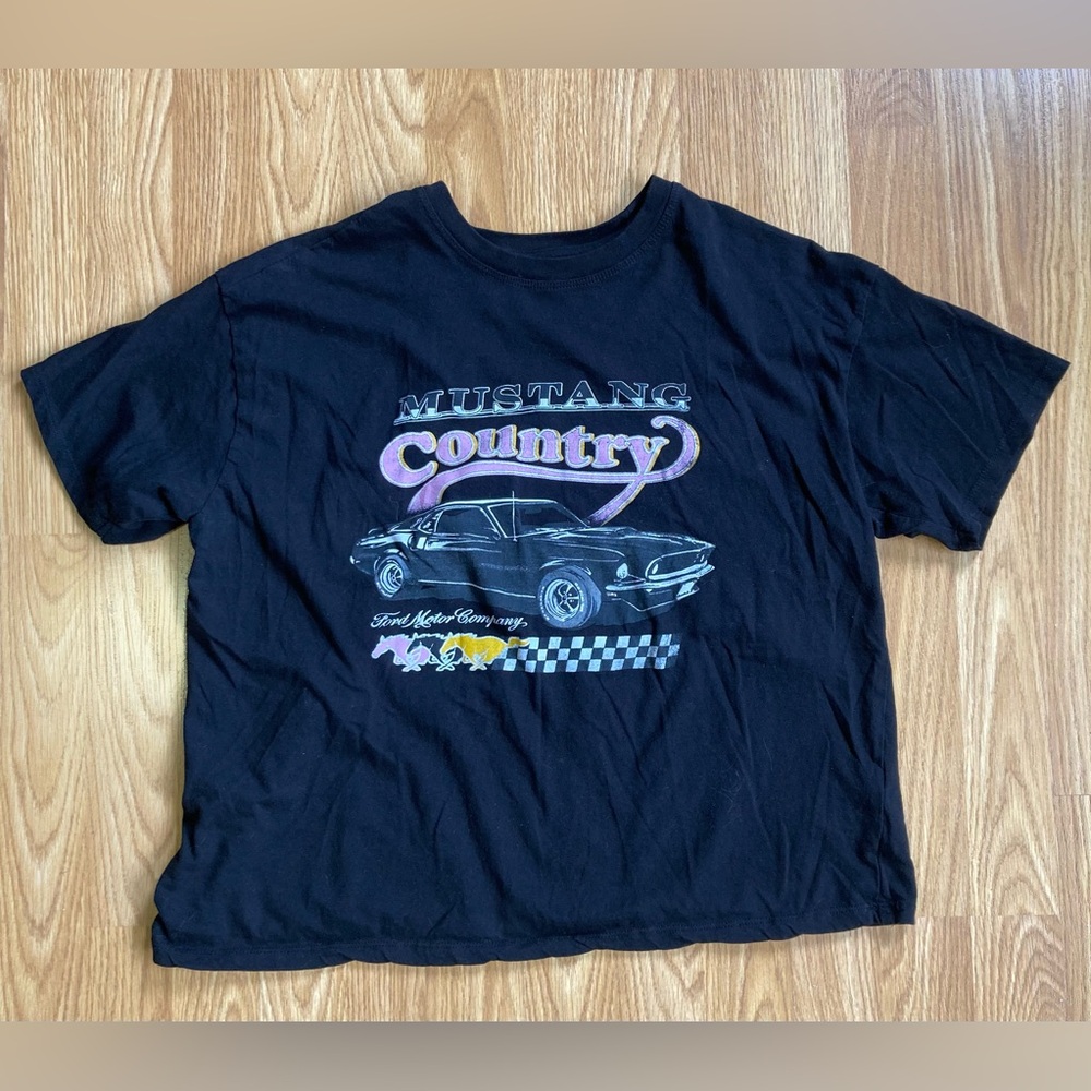 Woman’s cropped Ford Mustang Graphic Black T-Shirt